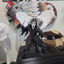 Boneco Colecionador Ghostface Pânico Estátua Dinâmica 16cm